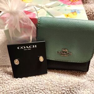 EUC Coach Oval Earrings And Trifold Wallet